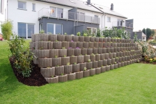 Mur de bacs à fleurs